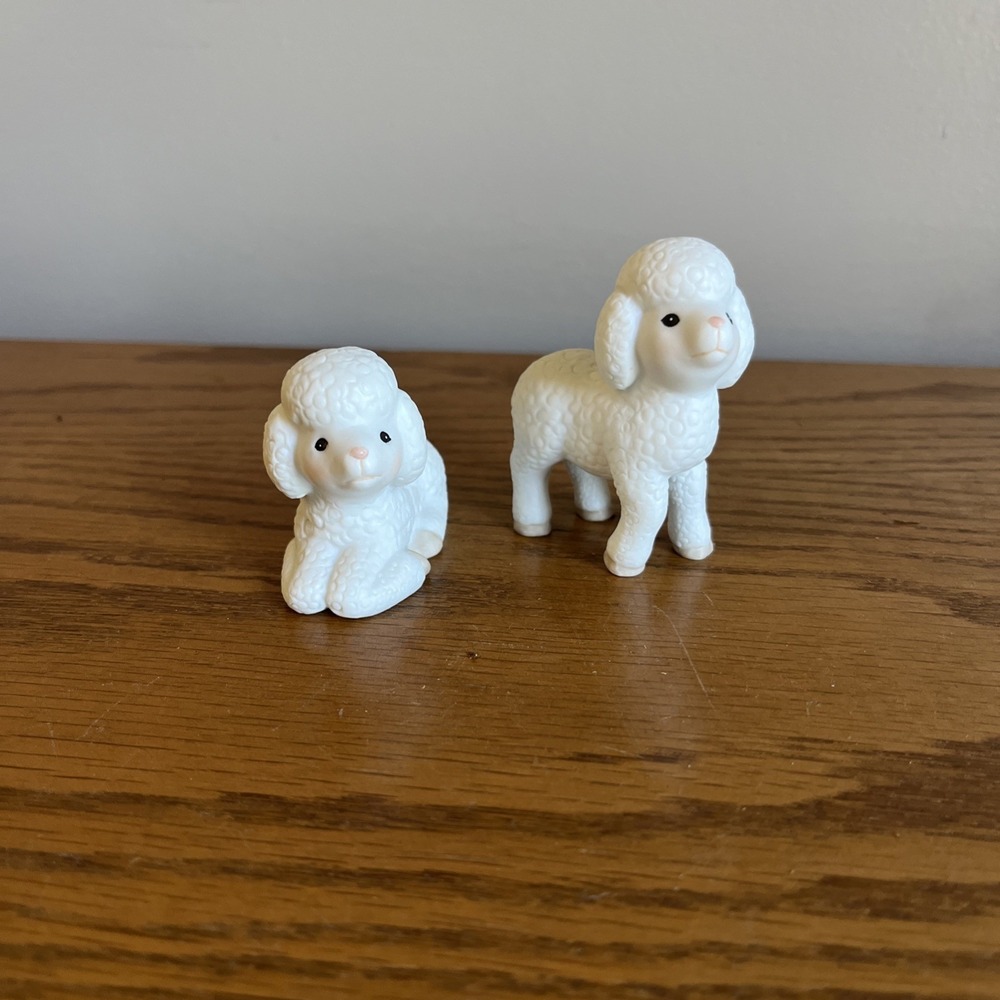 Enesco Ruth Morehead Holly Babes Nativity 1984 Sheep Replacement Set of‎ 2